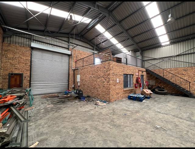 347M² WAREHOUSE TO LET IN STRIJDOMPARK